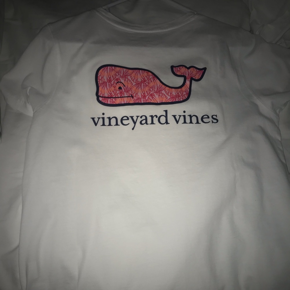 Women’s Vineyard Vine T-shirt